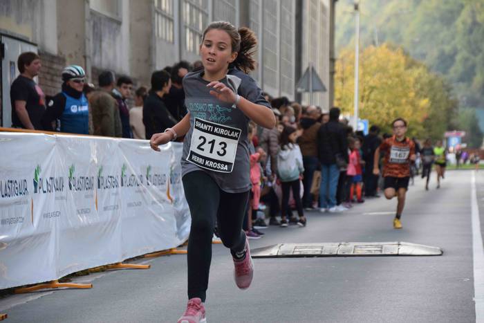 Gozatu egin dute txikienek S 66 1634039503904