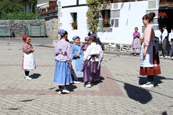 GOIAZKO ANDRA MARI JAIAK 201 6 1502631519690