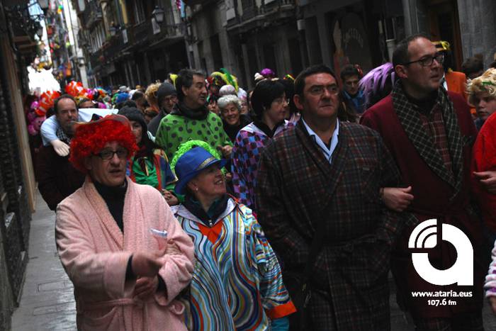 Pijamen iraultzak hartu du T 40 1488100075116