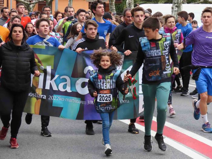 korrika, furgonetatik, Aizto 31 1649421635326