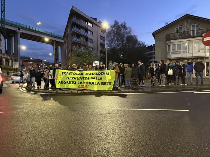 Ikastoletako langileak itxialdian