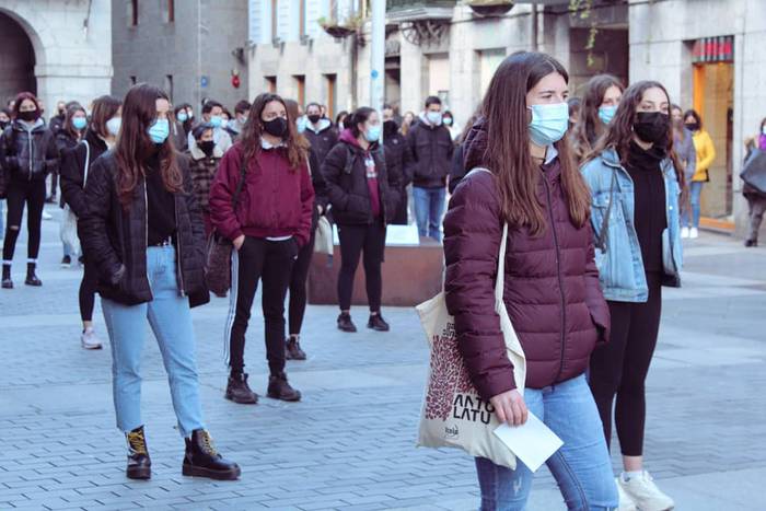 "Emakume langileon interesen 1 1615287811656