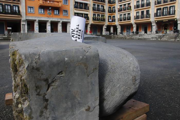 Harriaren inguruan ardaztuko dute Euskal Jaia