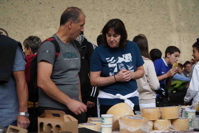 Txerri hiltzearen bueltan eg 26 1760883714326