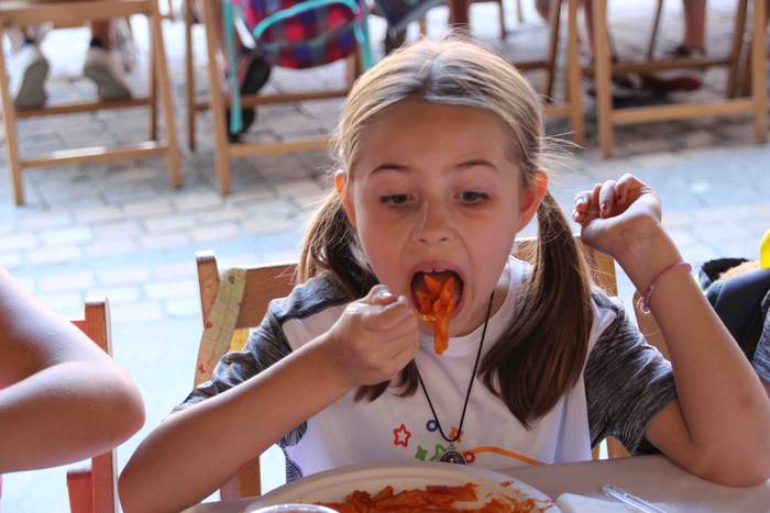 Tripa beteta, dantzan pasa d 16 1563205321497