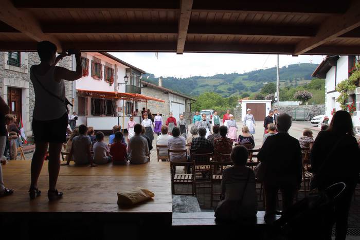 Dantzarako afizioa badaukate 48 1566133773403