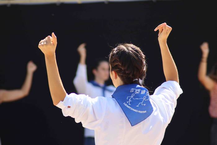 Dantzan igaro dute goiza Liz 30 1630841479496