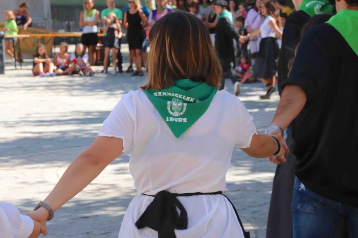 46 gaztek parte hartu dute Irurako Dantza-Sokan - 11