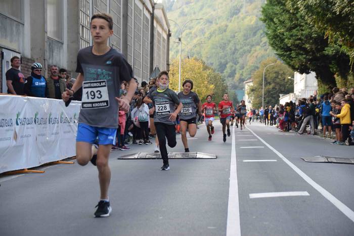 Gozatu egin dute txikienek S 56 1634039500040