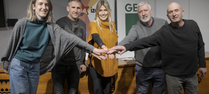Euskal pilota sustatzeko enpresen eta komunikabideen arteko elkarlana abian