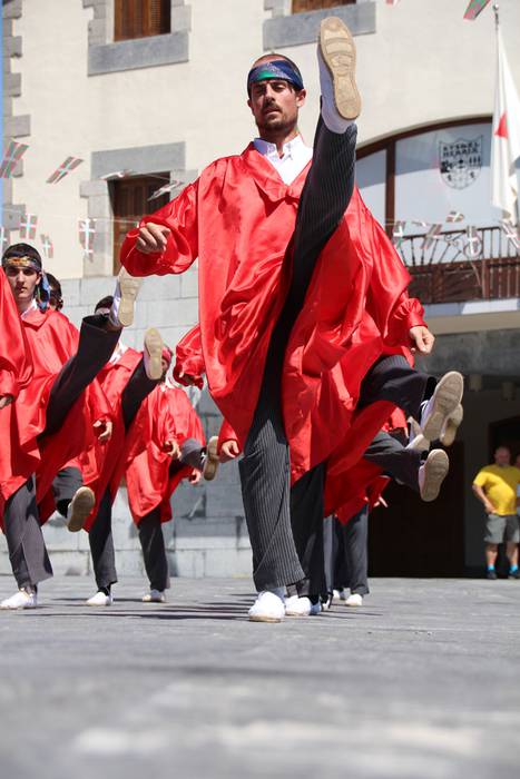 Axeriak dantzan Adunan 47 1471260981150