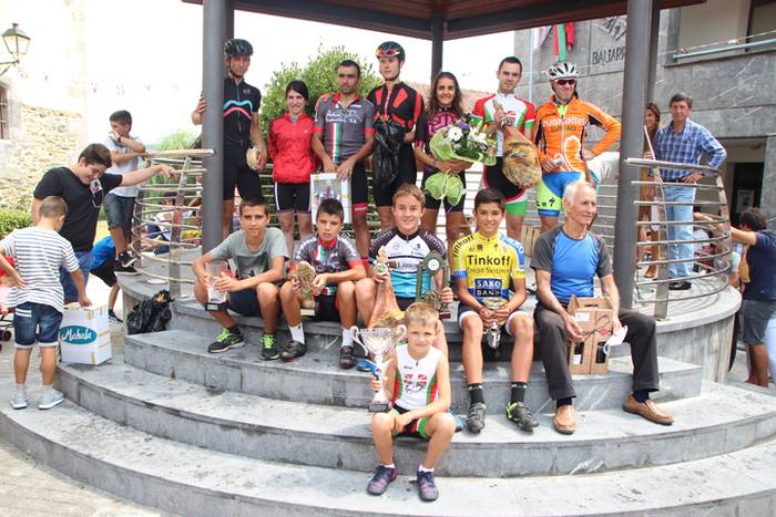 Maldan gora plazara heldu ar 68 1502801678335