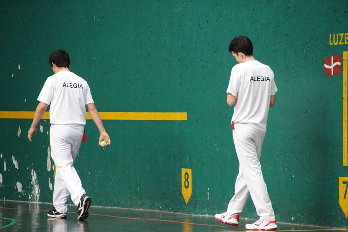 Alegiarrek ezin izan dute Oi 37 1623500195871