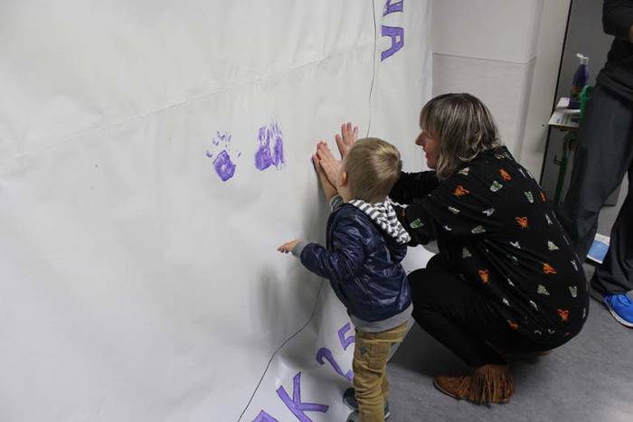 Azaroak 25 Ikaztegietako eskolan murala 3 1448454562506