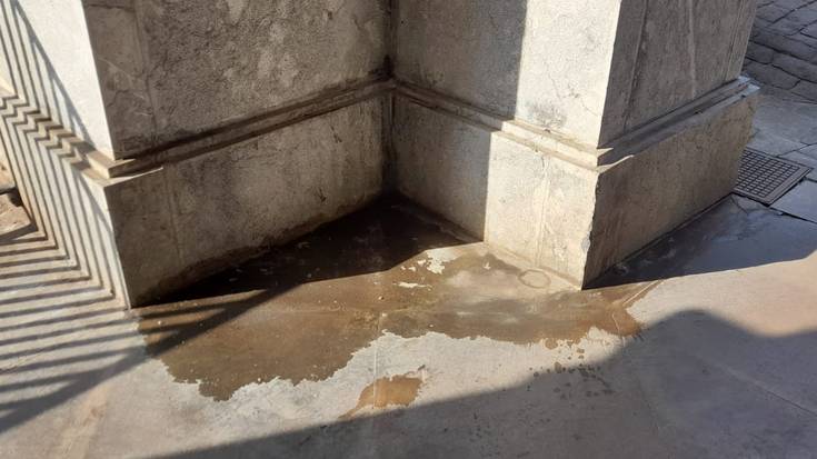 Udaletxeko arkupean pixa egitea debekatuta dagoela nabarmendu du Alegiako Udalak