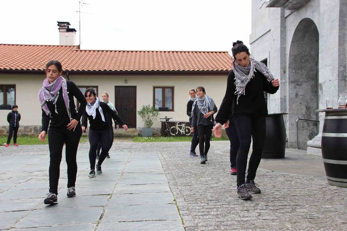 Emakumeek dantzan jarri dute 39 1552145623391