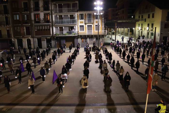 Emakumeek eskualdeko kaleak  79 1615233112822