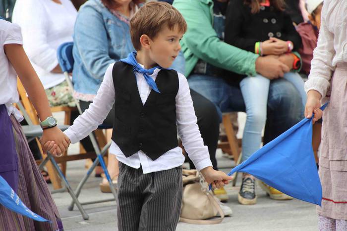 Dantzak, txistuak eta trikit 83 1565549120290