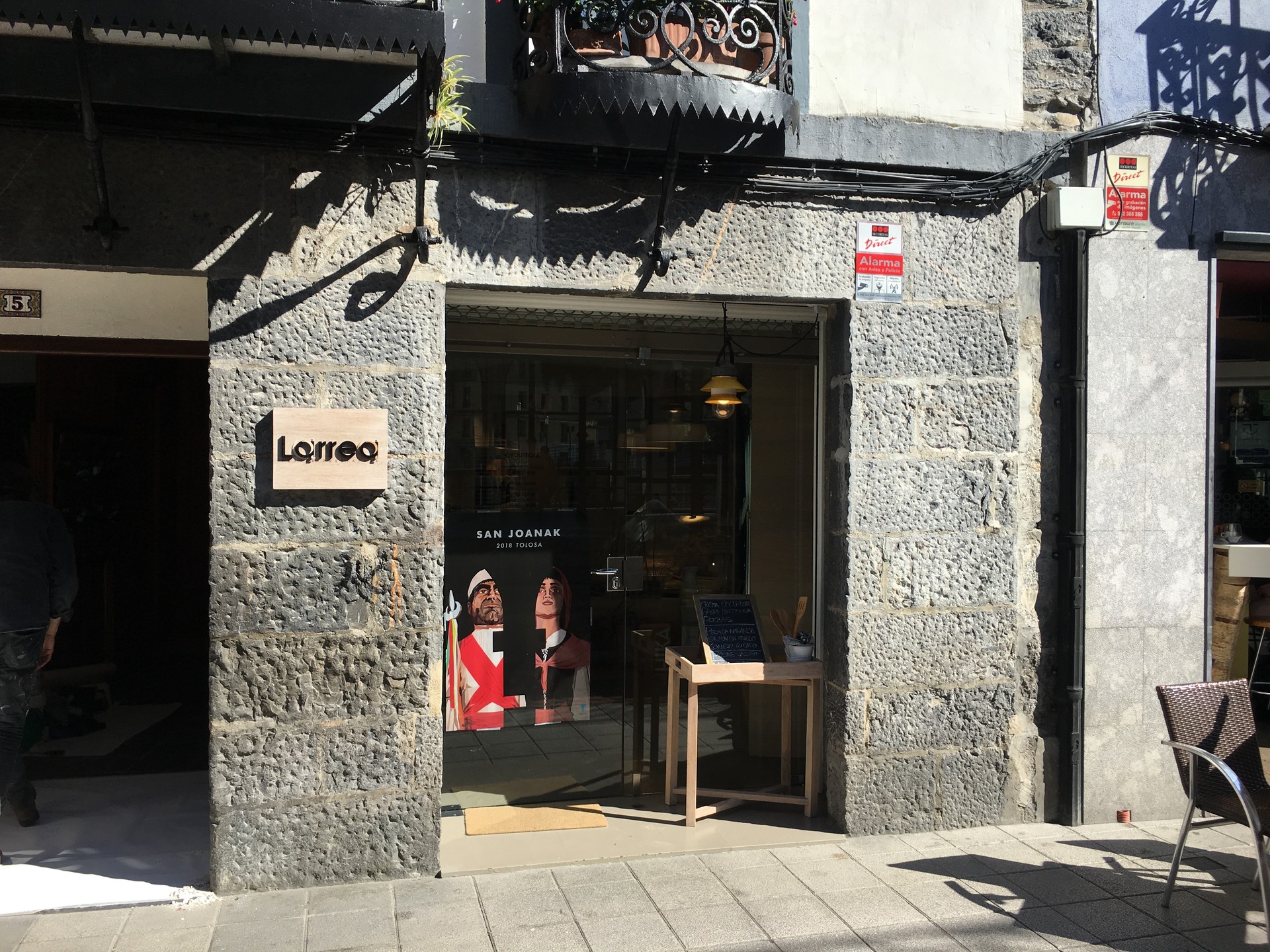 Larrea plater prestatuak