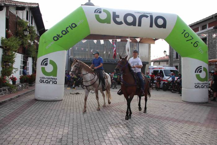 Mendi bizikleta lasterketare 21 1660377597001