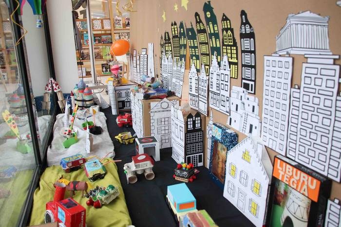 'Munduari itzulia' erakusket 21 1611607021386