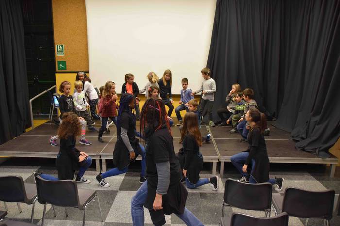 Zeinu dantza tailerra, haurr 7 1573917196053