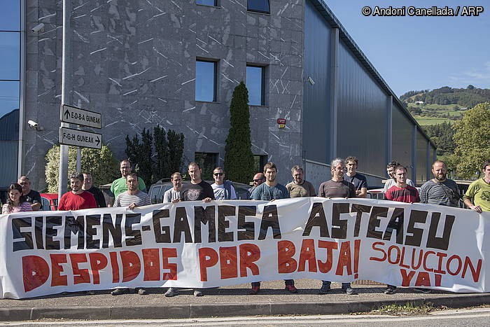 «Langileen artean etengabe beldurra sortzen ari da enpresa»