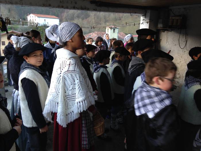 Gabon eskea eta olentzero 2015 6 1450964166712