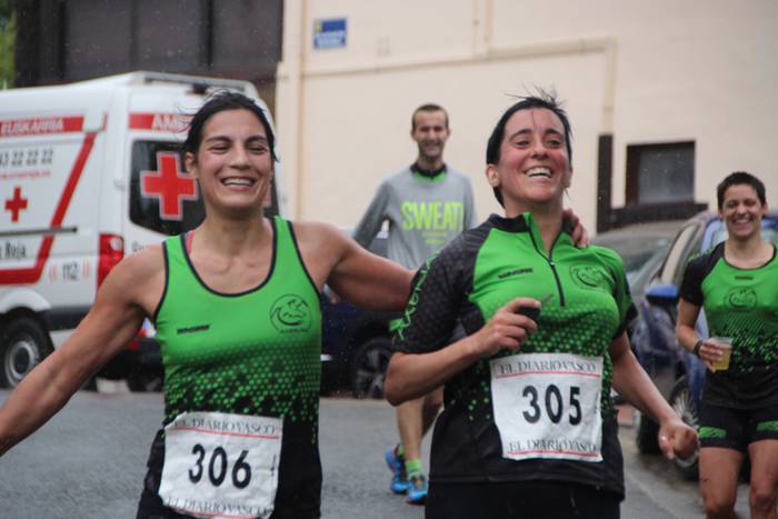 Aitziber Ibarbia eta Julen L 72 1493554137276