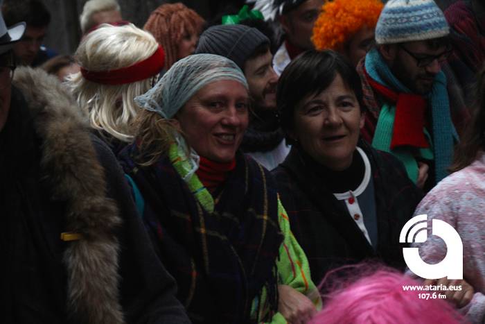 Pijamen iraultzak hartu du T 51 1488100129697