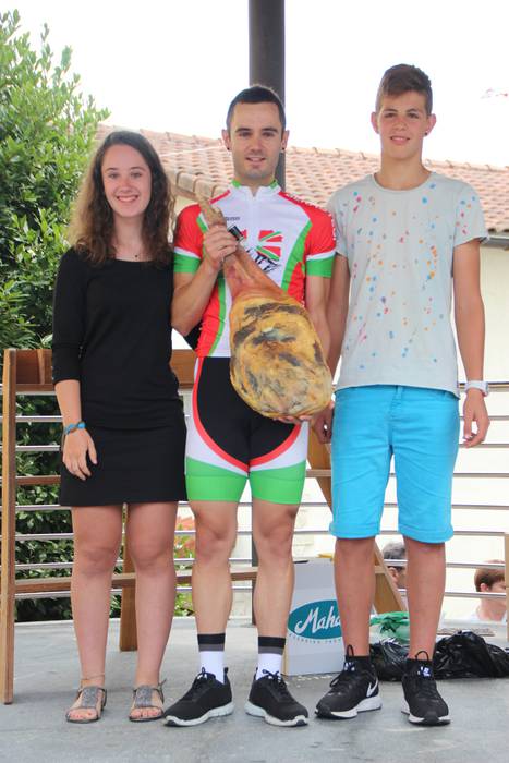 Maldan gora plazara heldu ar 65 1502801656421